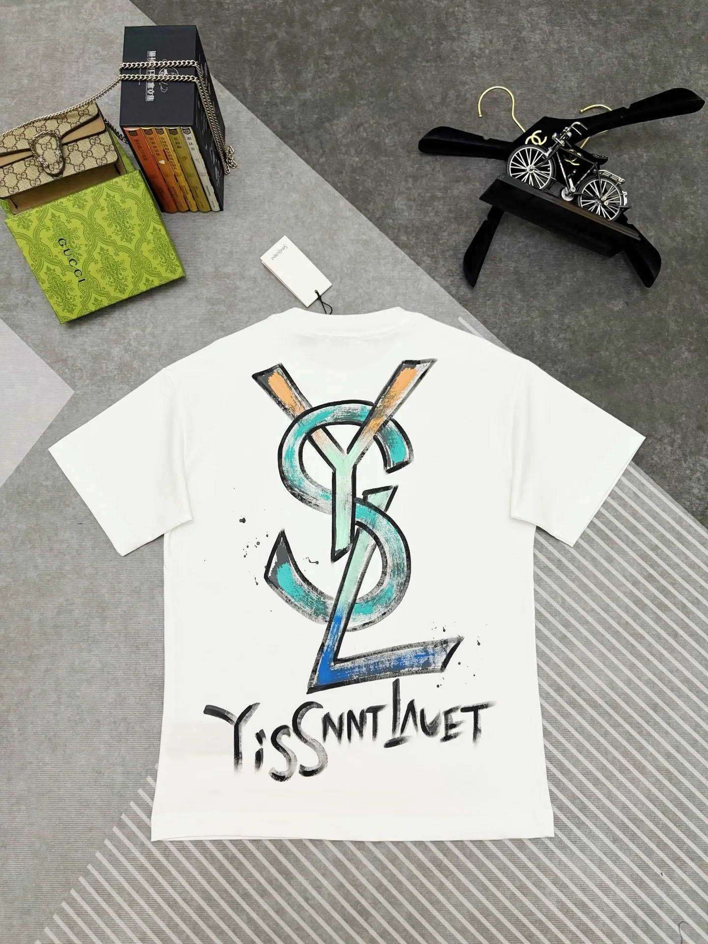 P135💰 YSL T 【YSL ， 】 New Arrival ， Premium Versatile ， Same Style YSL ， YSLClassic ， 、 、 ， ， 。 300 ， ， 。 ， 。 ， ， ！！ Sizes：S、M、L、XL、XXL